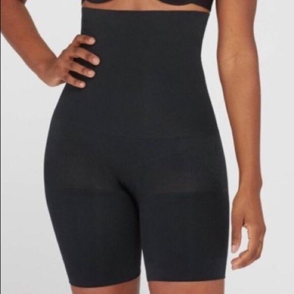 NWT Assets by Sara Blakely Fantastic Firmers Sensational Shaper SIZE 2 - Picture 1 of 2